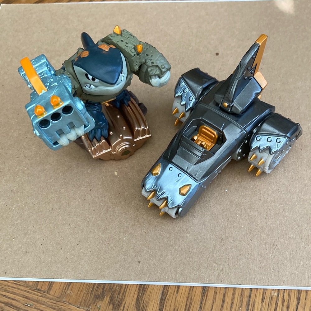Shark-Terra Fin Skylander w Vehicle